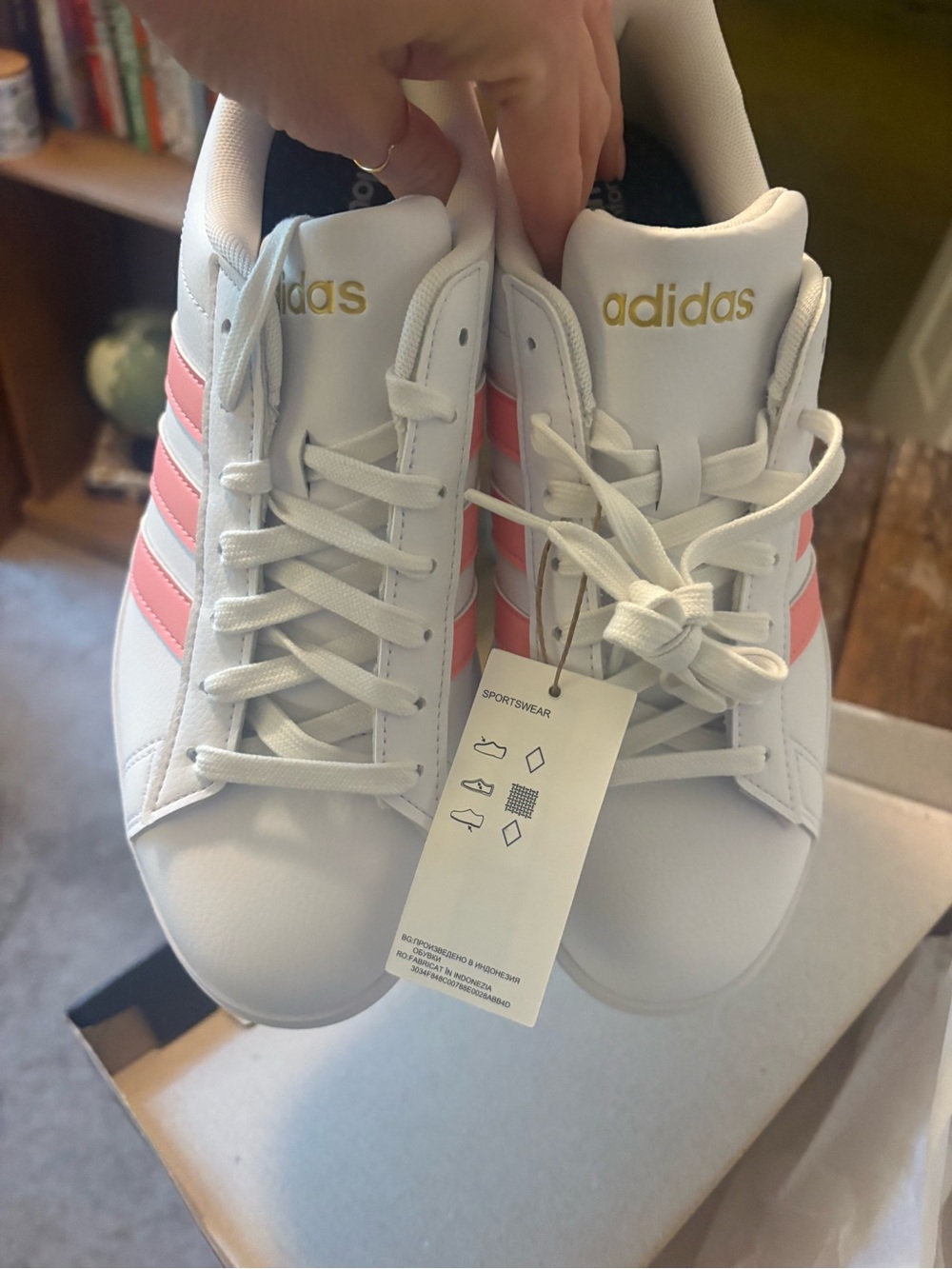 Adidas Grand Court 2.0 Women’s Sneakers White Pink Gold Size 8.5 NWT